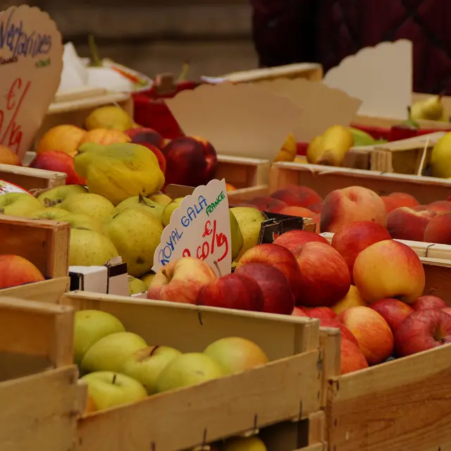 Marché hebdomadaire de St Christol lez Alès_Saint-Christol-lès-Alès