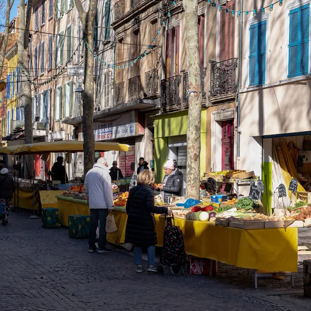 Le marché provençal et forain du centre ville de La Seyne_La Seyne-sur-Mer