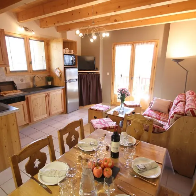 La Grange de Pierre, Chez Eugenie_Albiez-Montrond
