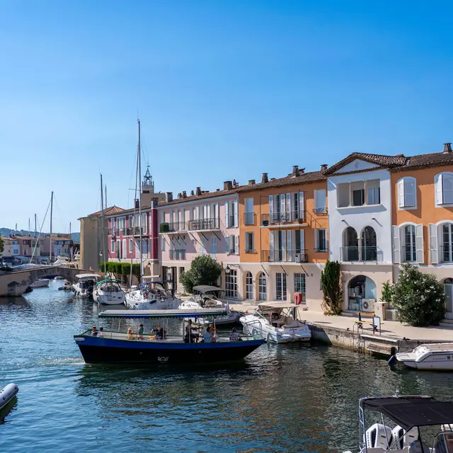 Défilé de mode des boutiques_Grimaud