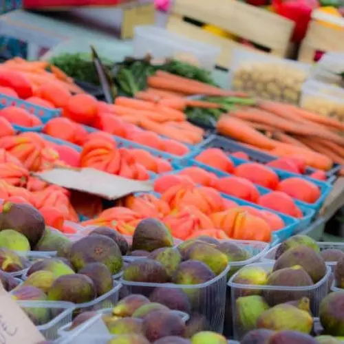 Marché provencal Beaumes-de-Venise