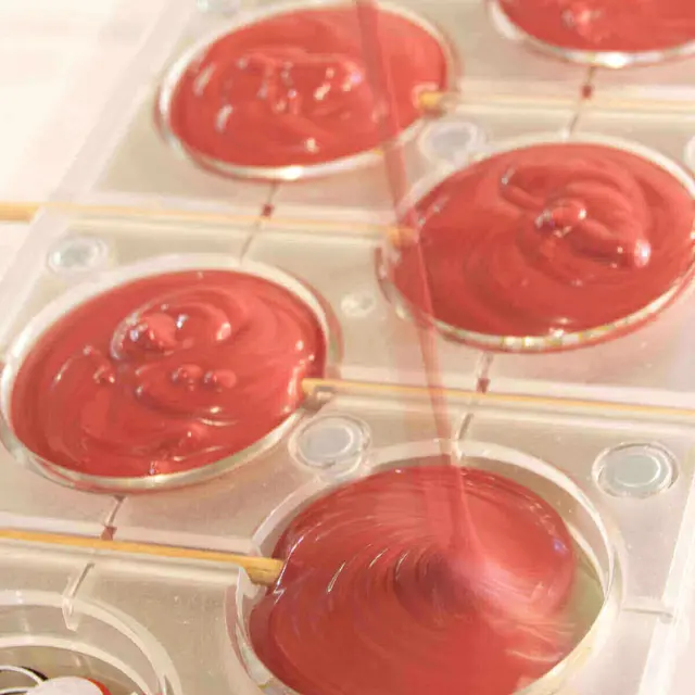 Je fabrique mes sucettes en chocolat - Atelier enfants_Saint-André-de-Corcy