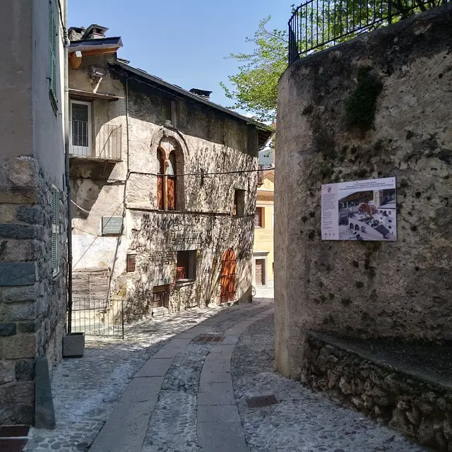 Rue Cotta