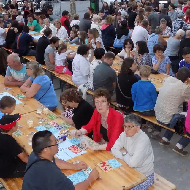 Loto en plein air à Annot