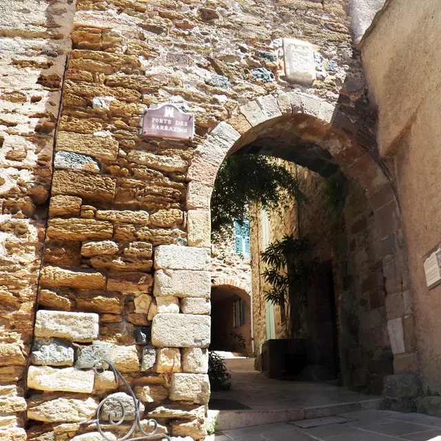 La Porte des Sarrazins à gassin
