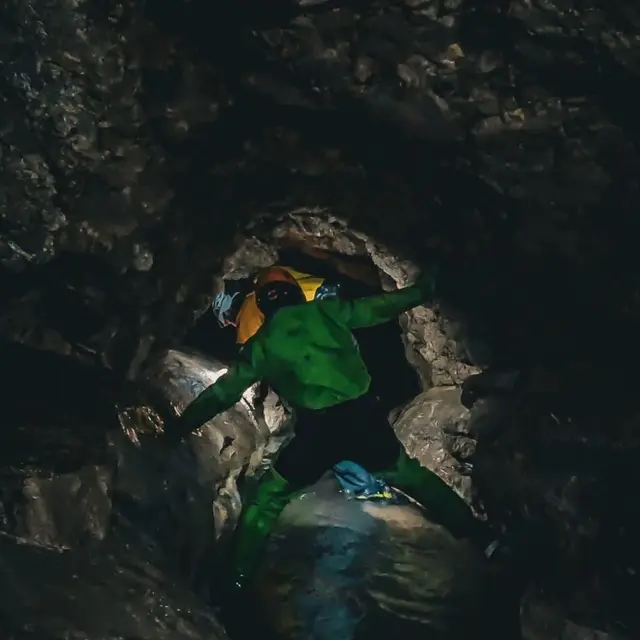 Spéléologie découverte - Grotte du Puits des Bans avec Ecrins Spéléo Canyon_Jarjayes