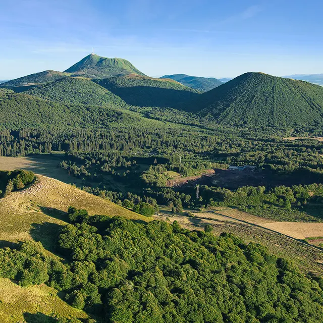 Les puys des Gouttes, de Côme et de Dôme