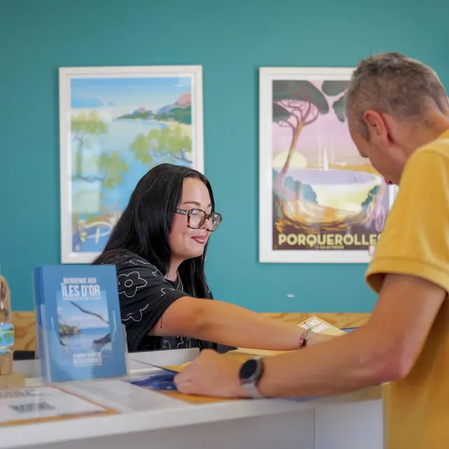 La boutique du bureau d'information touristique Porquerolles_Hyères