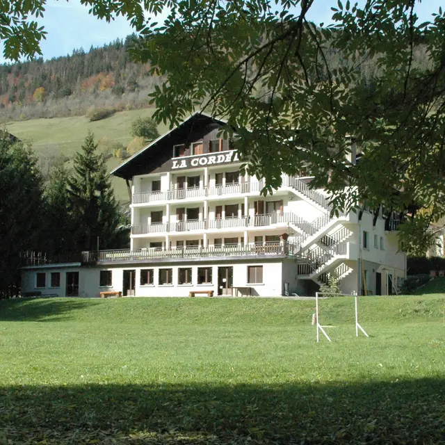Centre de vacances la Cordée - l'été et le parc