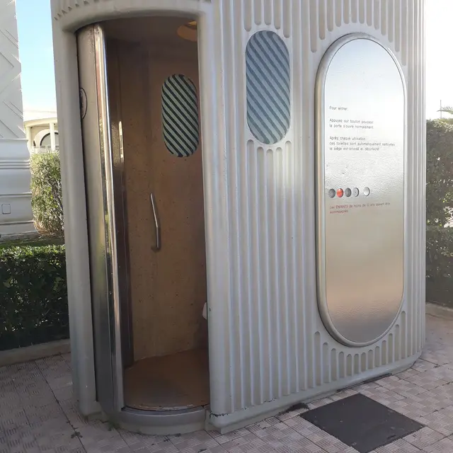 Toilettes publiques