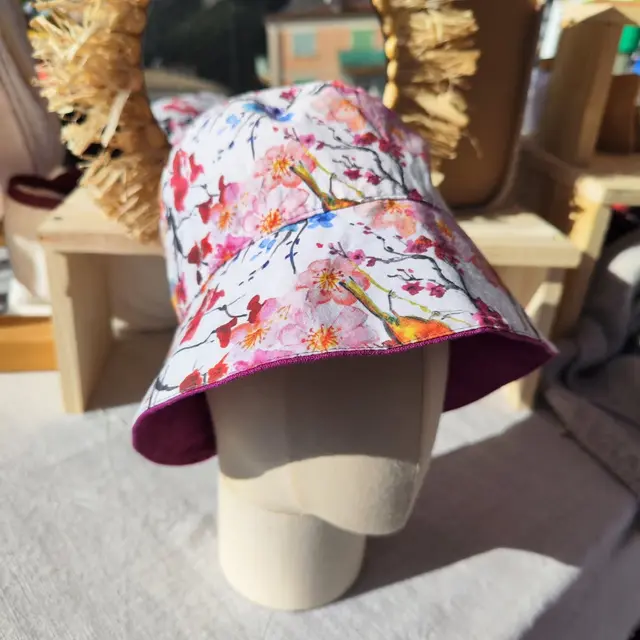 Une Coccinelle sur un Fil