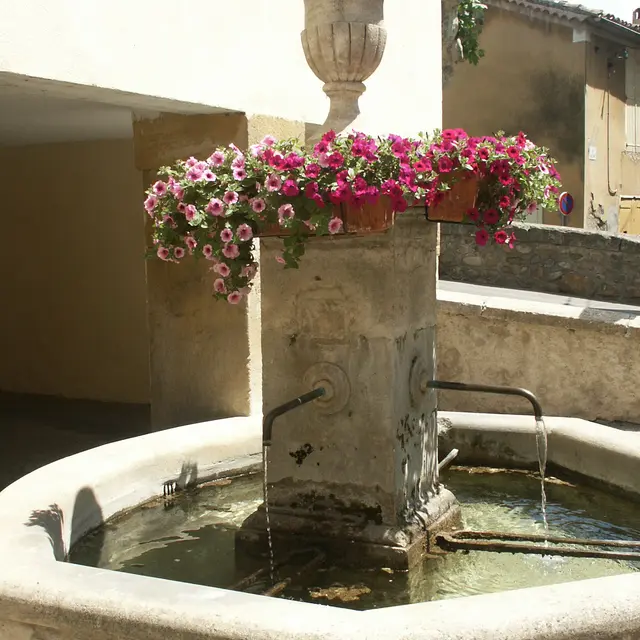 Fontaine du Mitan à Oraison