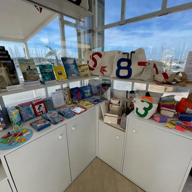 La boutique de l'office de tourisme à Porquerolles