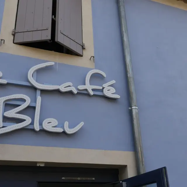 Le Café bleu