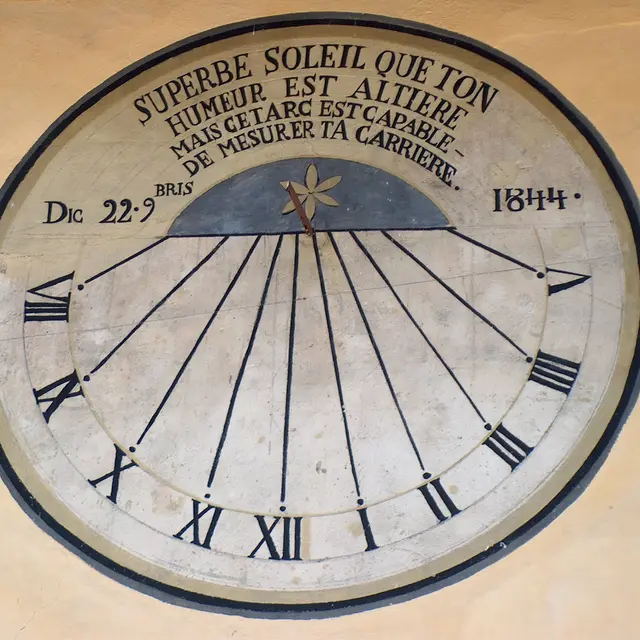 Cadran solaire de la place du village_Saint-Dalmas-le-Selvage