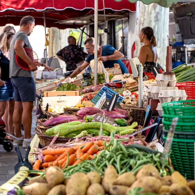 Marché Grimaud village
