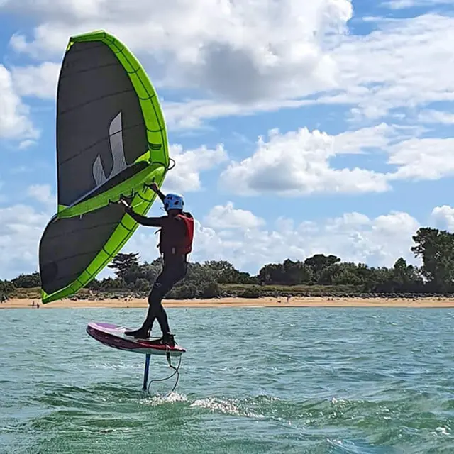 Stage de wing-foil par le Club Nautique des Portes-en-Ré