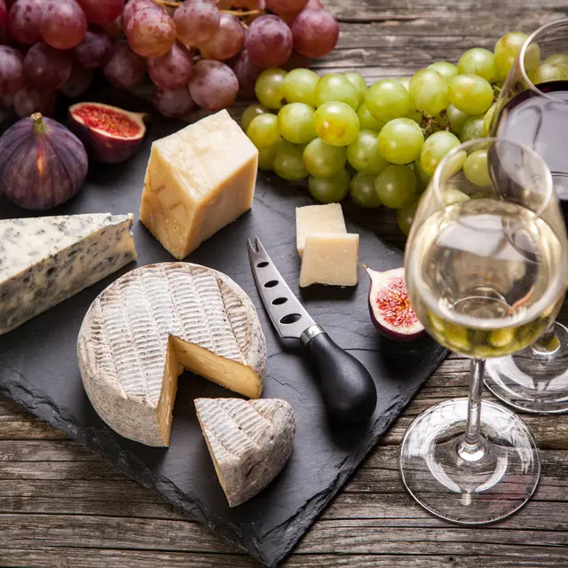 Dégustation Vins & Fromages - Ateliers œnologiques au Vineum_Tain-l'Hermitage