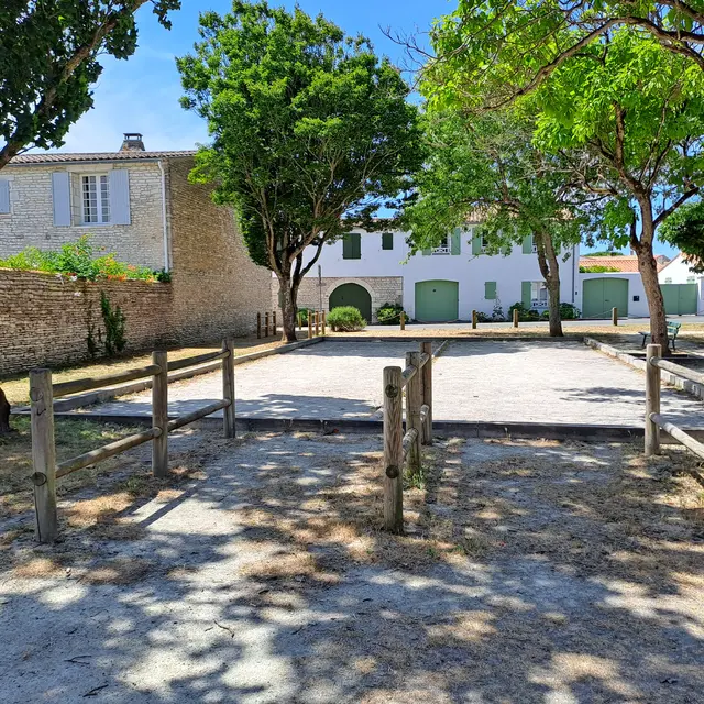 Parking vélos- boulodrome Square Roger Bonnin_La Couarde-sur-Mer