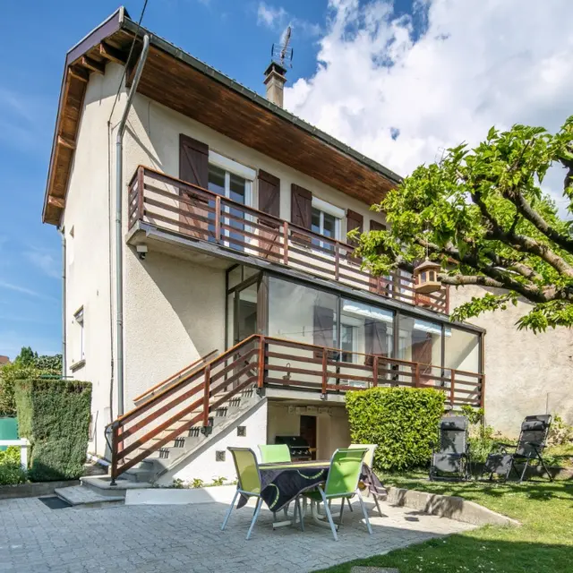 Façade - Appartement dans maison La Valentine n°117