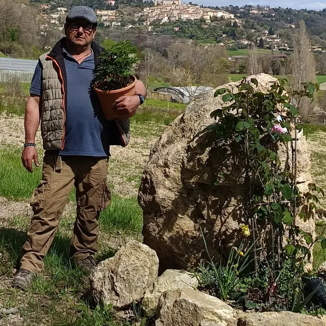 Visite de la passion - pivoines et FEUILLAGE - Chemins parfumés UNESCO_Tourrettes