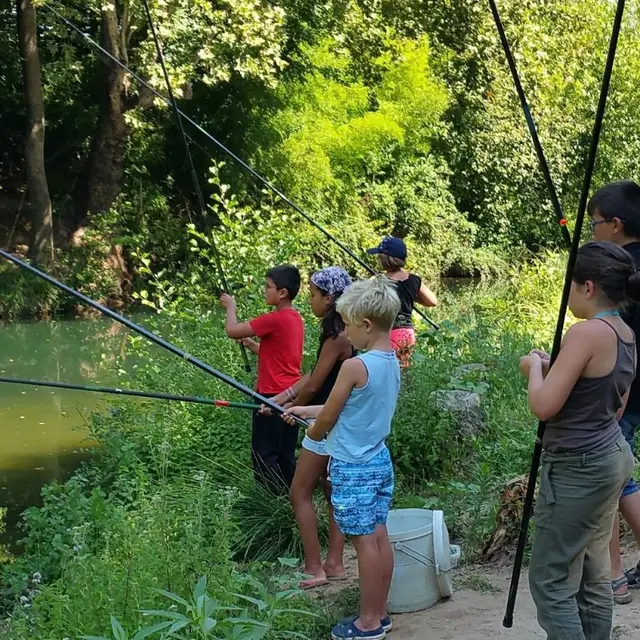 Initiation à la pêche : qui mordra à l’hameçon ?_Carcès