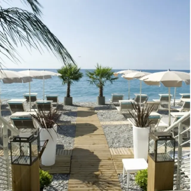 plage carré bleu