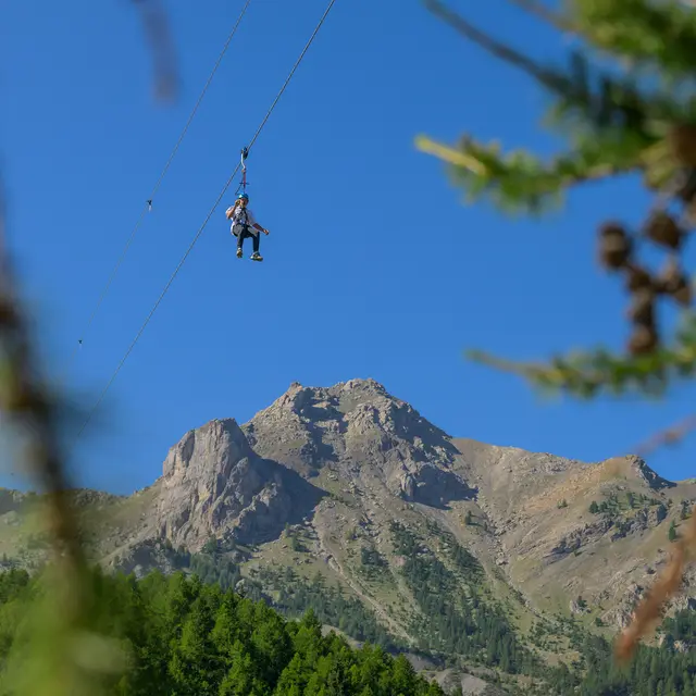 Tyrolienne géante Sauze Super Line