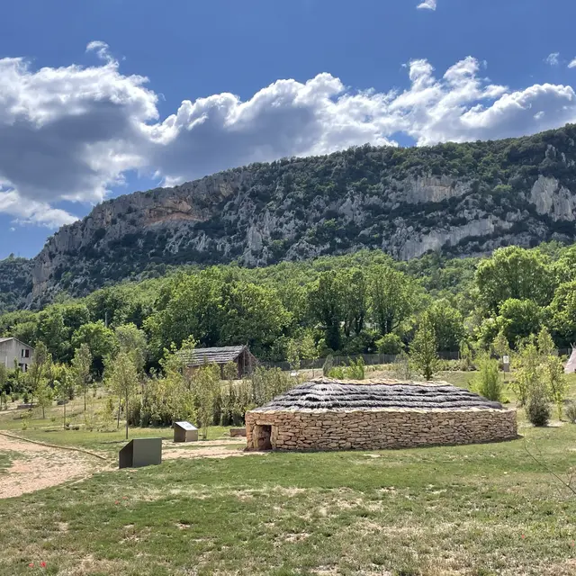 QUINSON - Le village préhistorique_Quinson