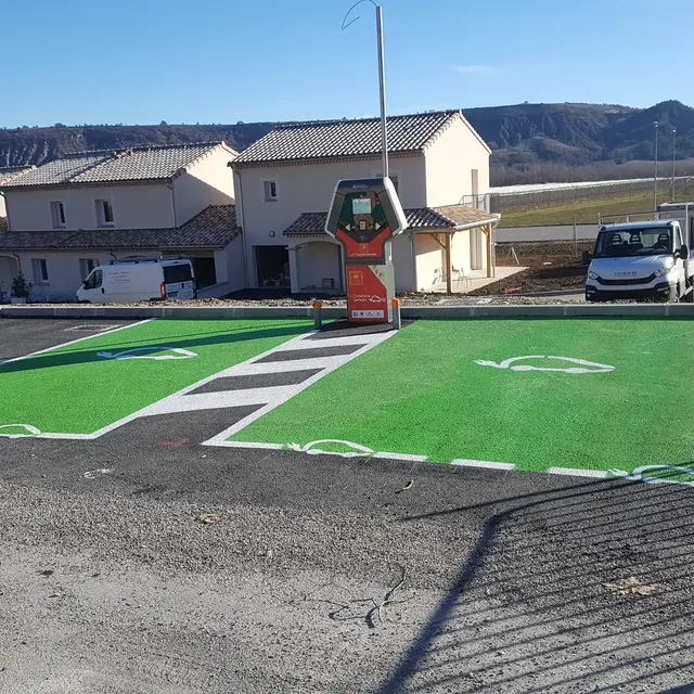 eborn borne de recharge électrique Châteauneuf de Chabre