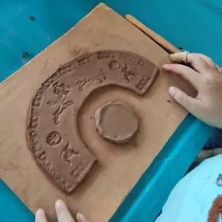 Dans la peau d’une potière