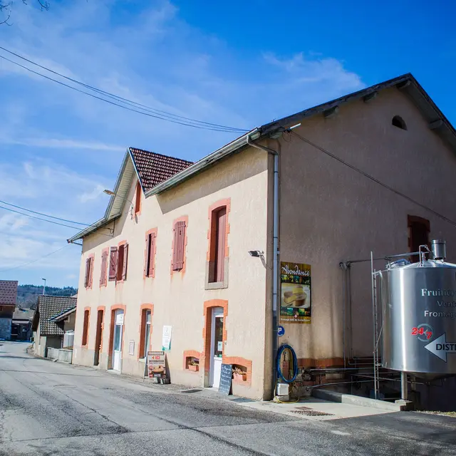Bâtiment de la fruitière de Bogève
