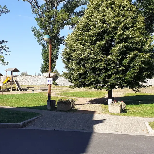Aire de jeux et aire de pique-nique