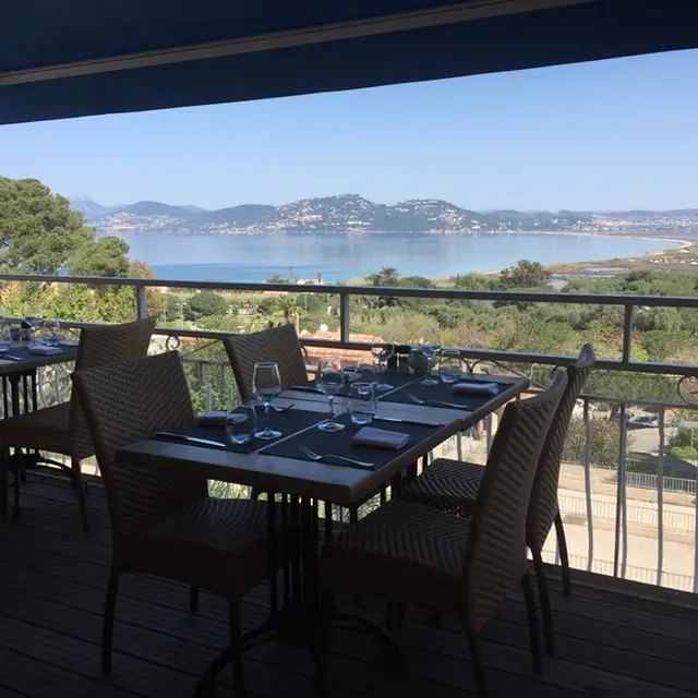 restaurant grand baie Giens village