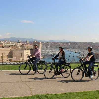 Visite des calanques à vélo électrique et Guide Virtuel