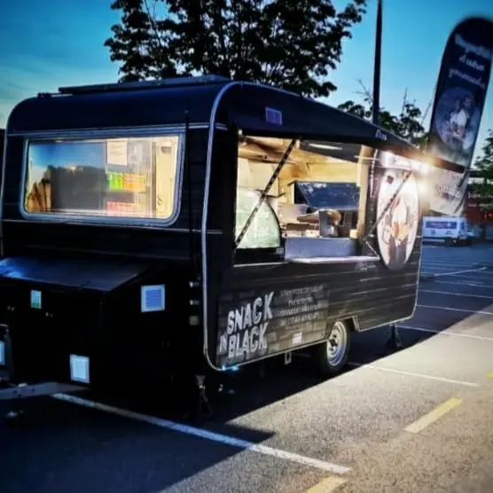 Snack in Black_Roanne