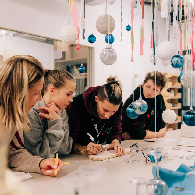 Atelier Créatif en binôme - Fête des grands-mères_Aubagne