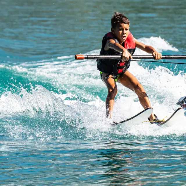 Baby ski nautique - L'Ancre Bleue_Les Orres