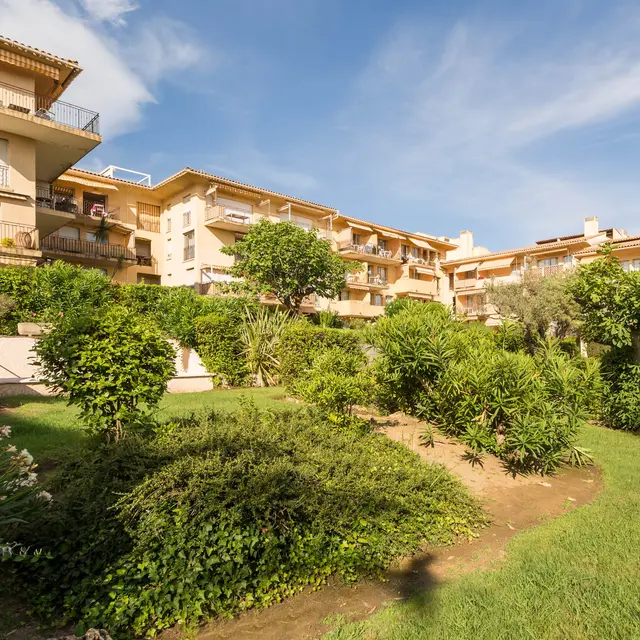 Pierre & Vacances** Eden Parc Saint-Tropez