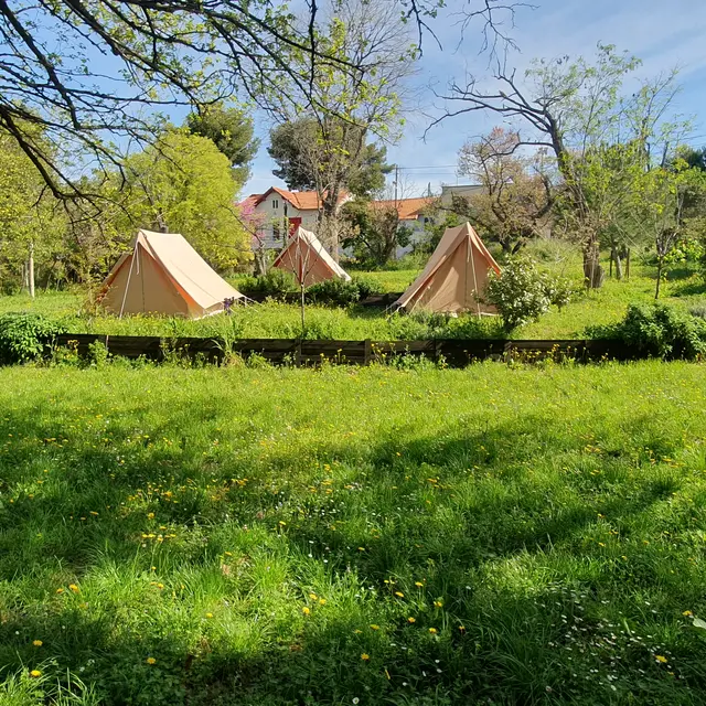 Auberge de jeunesse Bois-Luzy camping