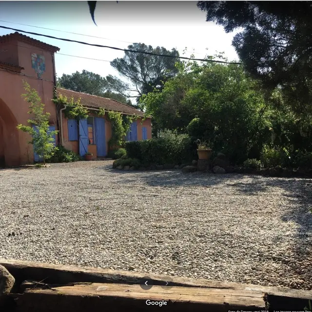 Le porche d’arrivée