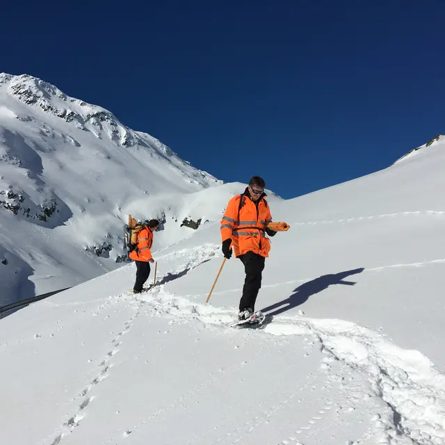 Piquetage de la route du Col du Gd St Bernard
