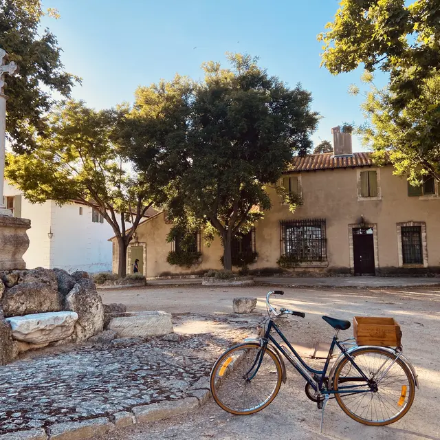 La croix de Méjanes