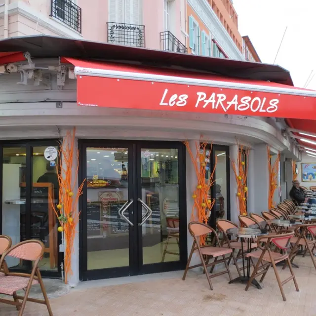 Les Parasols