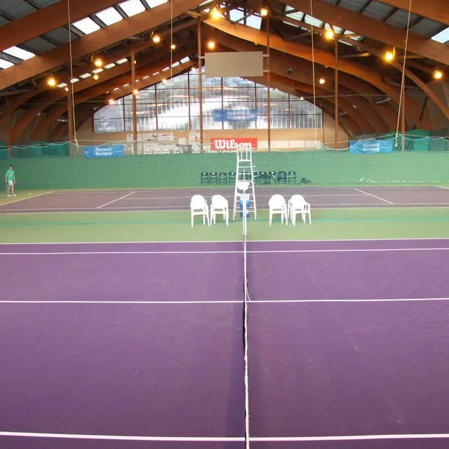 Tennis au  Chambon-sur-Lignon_Le Chambon-sur-Lignon