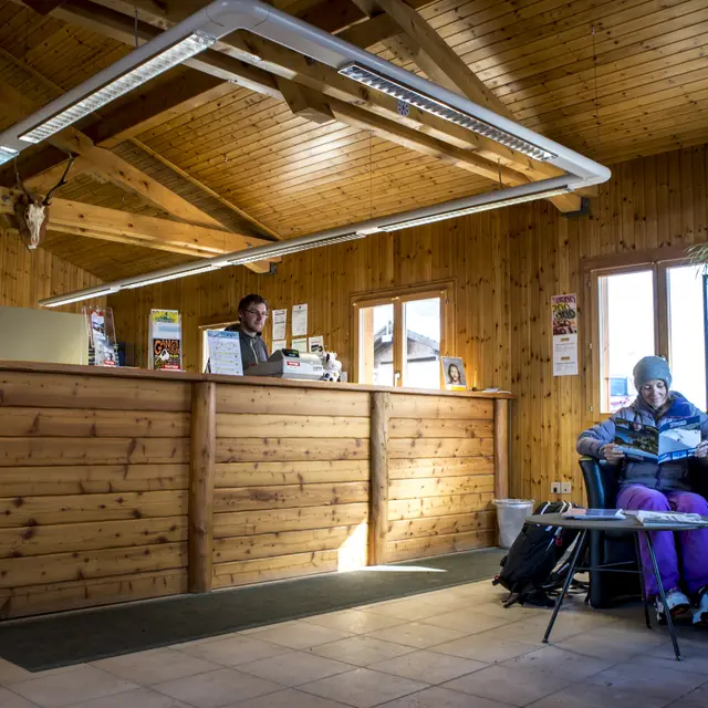 Bureau office du tourisme 1800