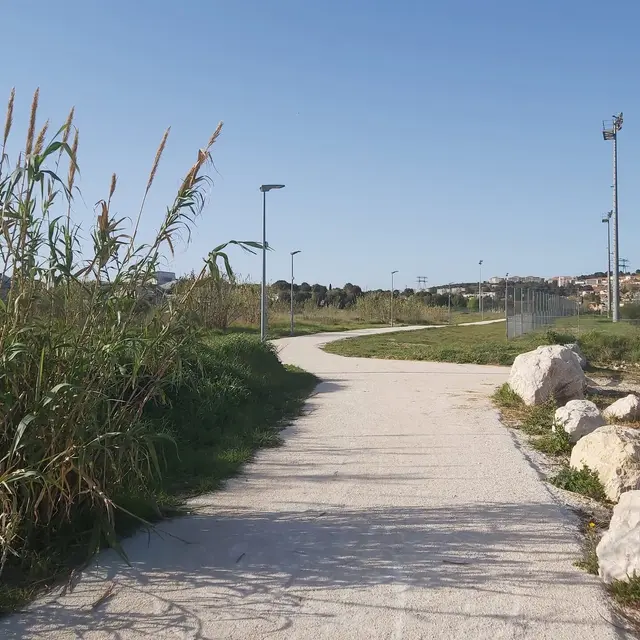 La voie verte du centre-ville vers Croix-Sainte_Martigues