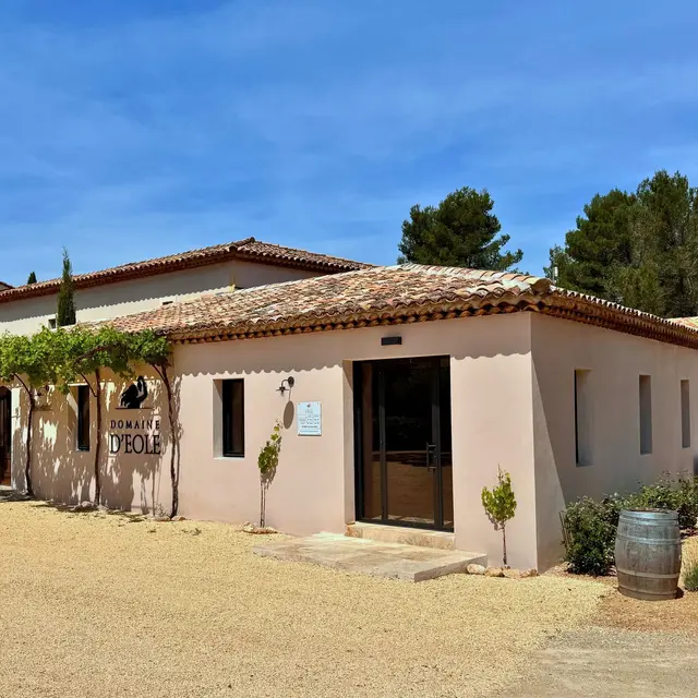 Domaine d'Eole à Eygalières Caveau 2025