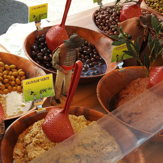 Marché provençal hebdomadaire_Cogolin