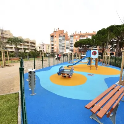 square Rimbaud jeux pour enfant Hyeres Port